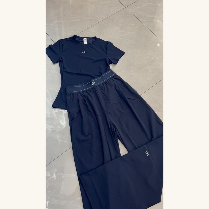 Ensemble t-shirt + pantalon large · Bleu marine